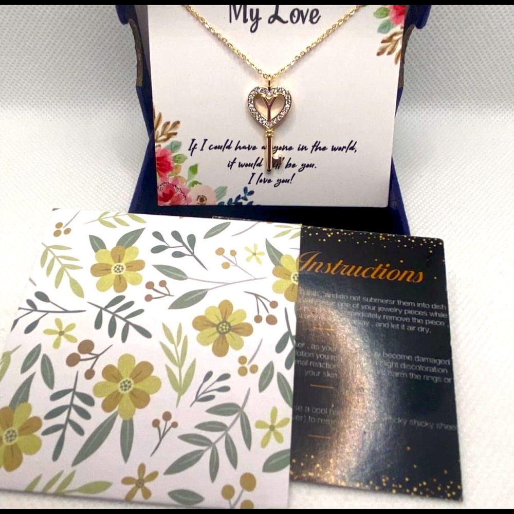 Beautiful Gold Necklace Key